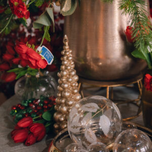 Árbol de Navidad con bolas doradas y punta de Estrella