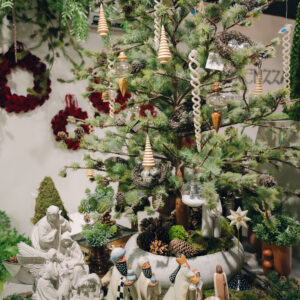 Árbol de Pino con Piñas Naturales 5'