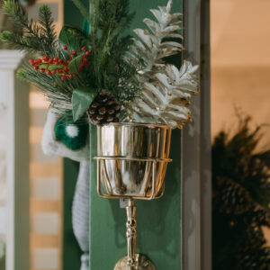 Soporte de Pared con Contenedor en Acabado Dorado