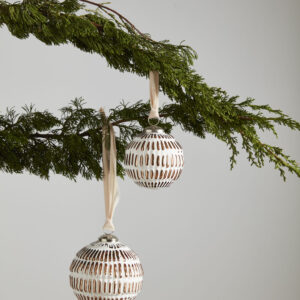Lille Etched Ornament 5"